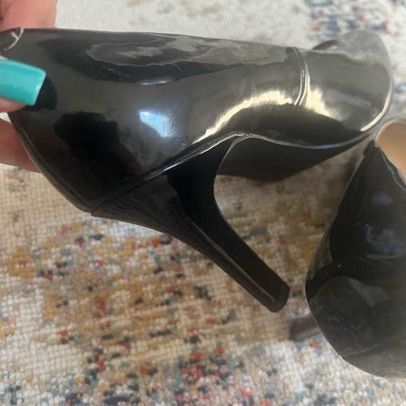 Kelly & Katie Black Patent Leather Heels - Picture 4 of 9